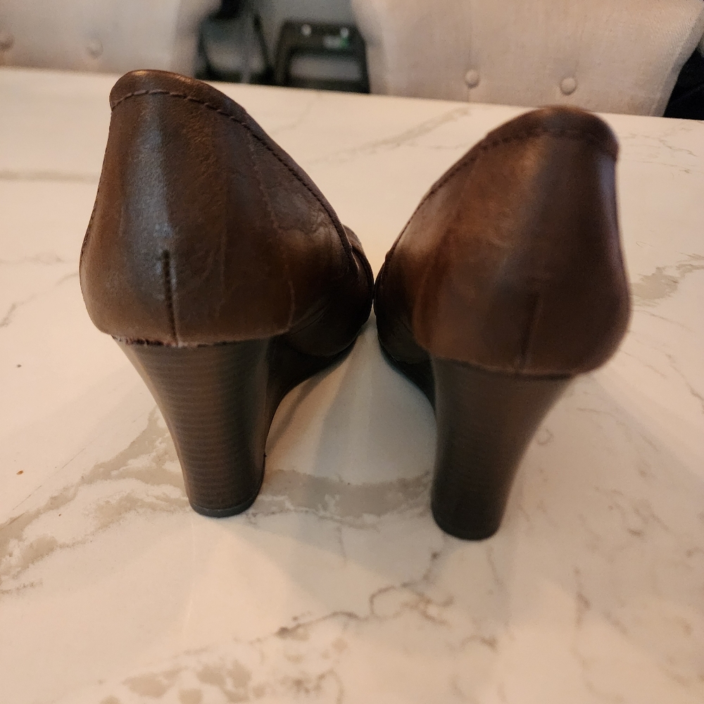 Brown Wedges - Picture 3 of 5